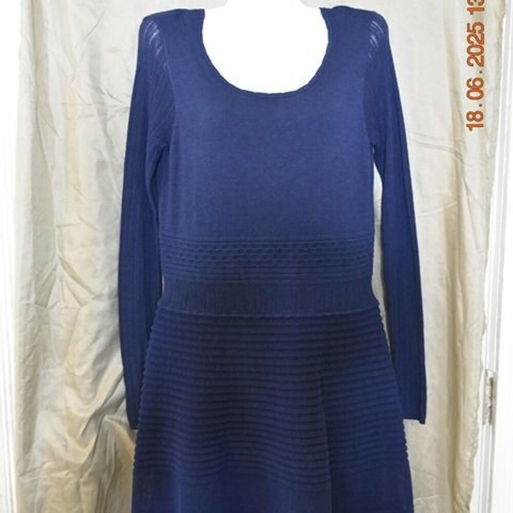Simply Vera Longsleeve Knit Dress Sz. Small